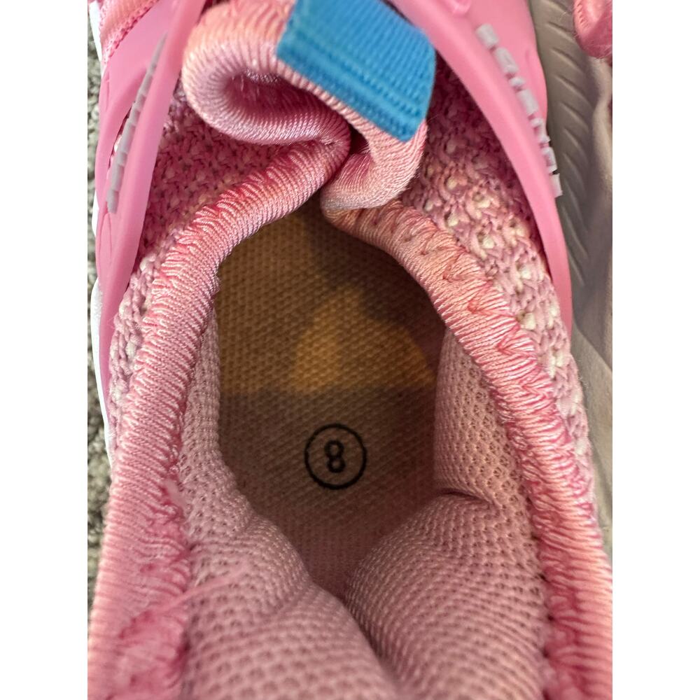 Kid's Sneakers Size 8.  Pre owned - Picture 4 of 6